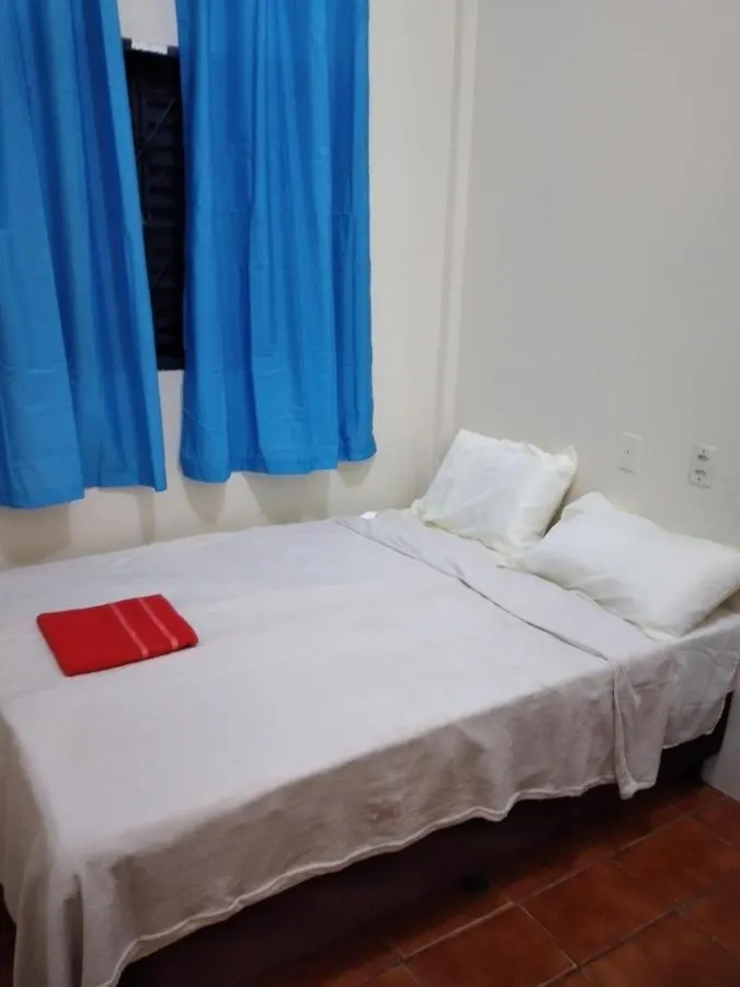 Casa Das Flores Colorado - Aluguel De Quartos Com Camas De Casal - Banheiros Compartilhados Brasília 0*,  Brasil