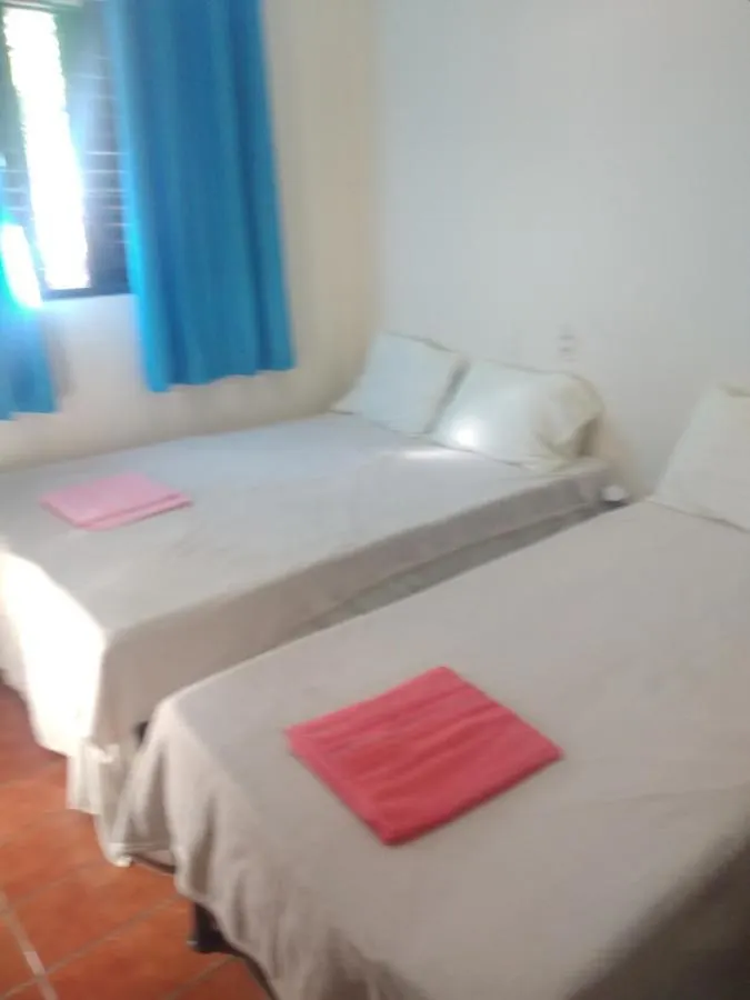 Casa de hóspedes Casa Das Flores Colorado - Aluguel De Quartos Com Camas De Casal - Banheiros Compartilhados Brasília
