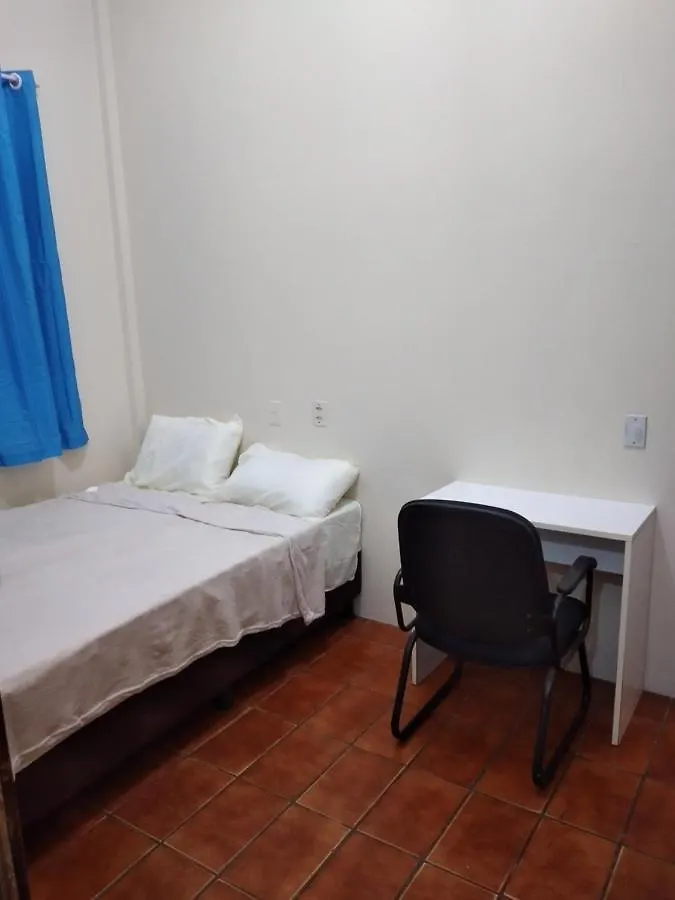 Casa Das Flores Colorado - Aluguel De Quartos Com Camas De Casal - Banheiros Compartilhados Brasília Casa de hóspedes