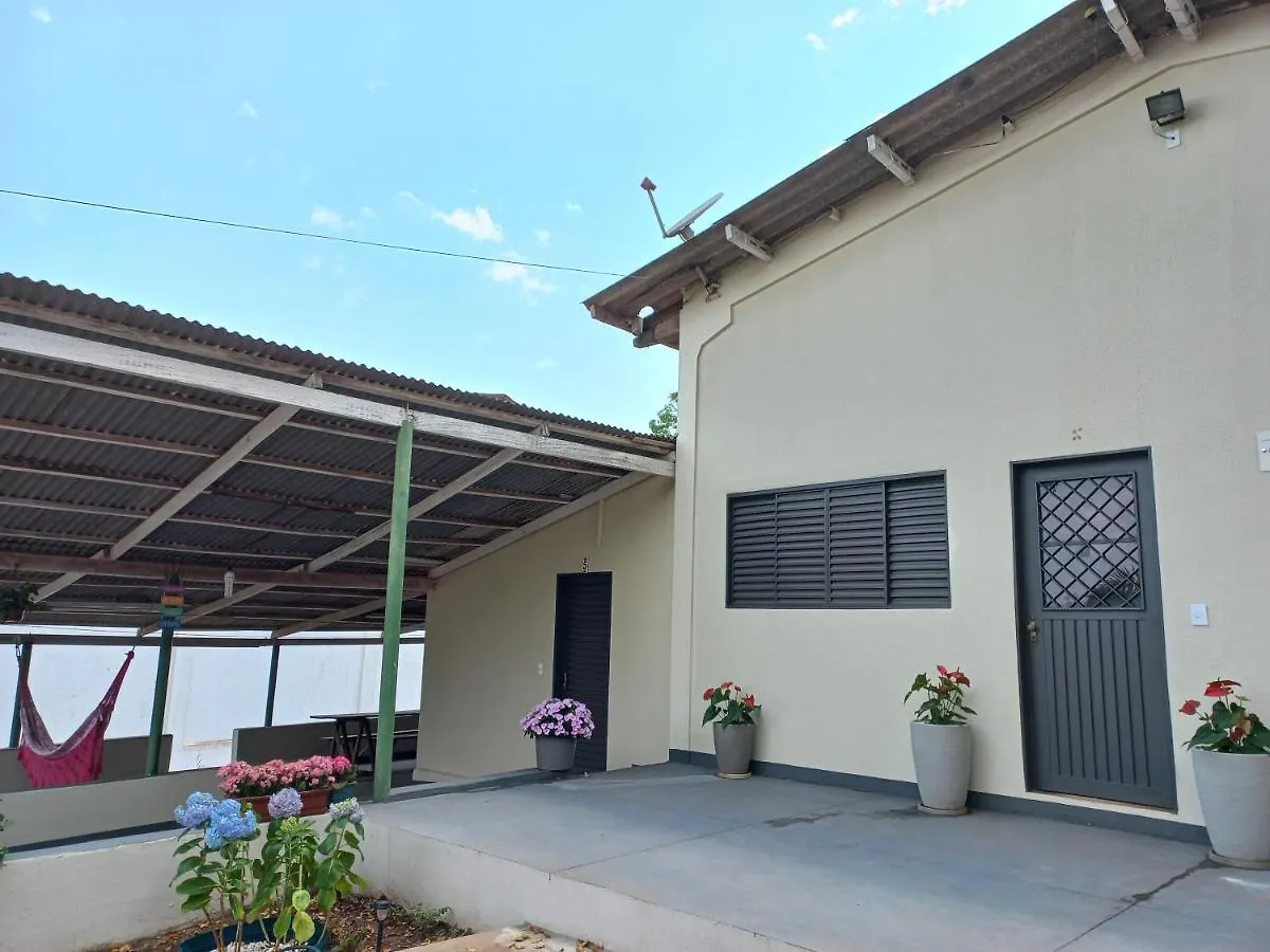 Casa Das Flores Colorado - Aluguel De Quartos Com Camas De Casal - Banheiros Compartilhados Brasília 0*,  Brasil