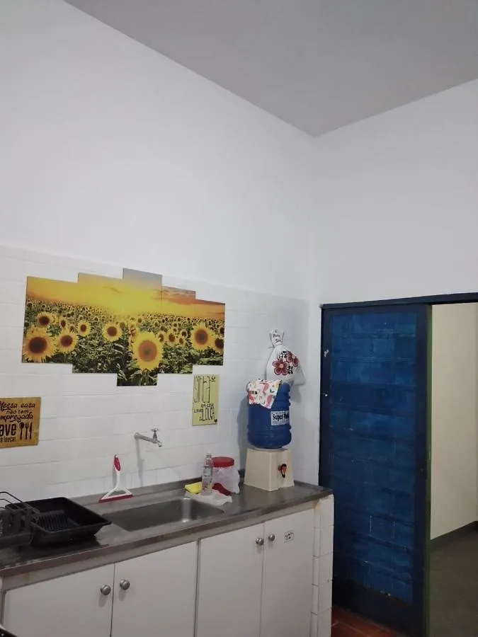Casa Das Flores Colorado - Aluguel De Quartos Com Camas De Casal - Banheiros Compartilhados Brasília Penzion