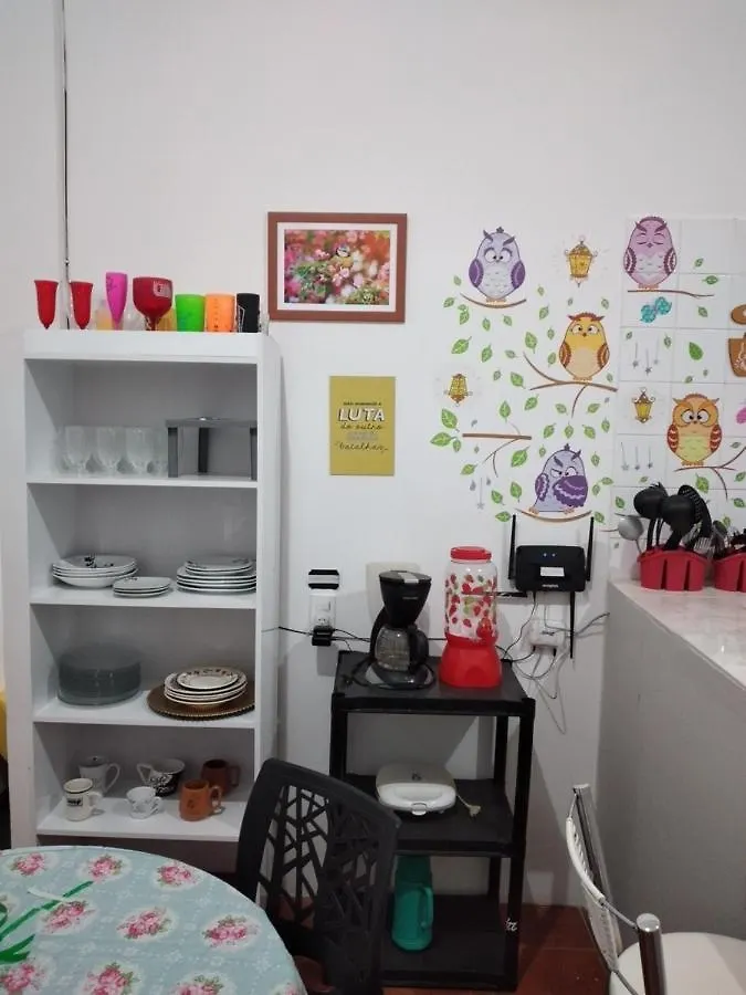 Casa Das Flores Colorado - Aluguel De Quartos Com Camas De Casal - Banheiros Compartilhados Brasília