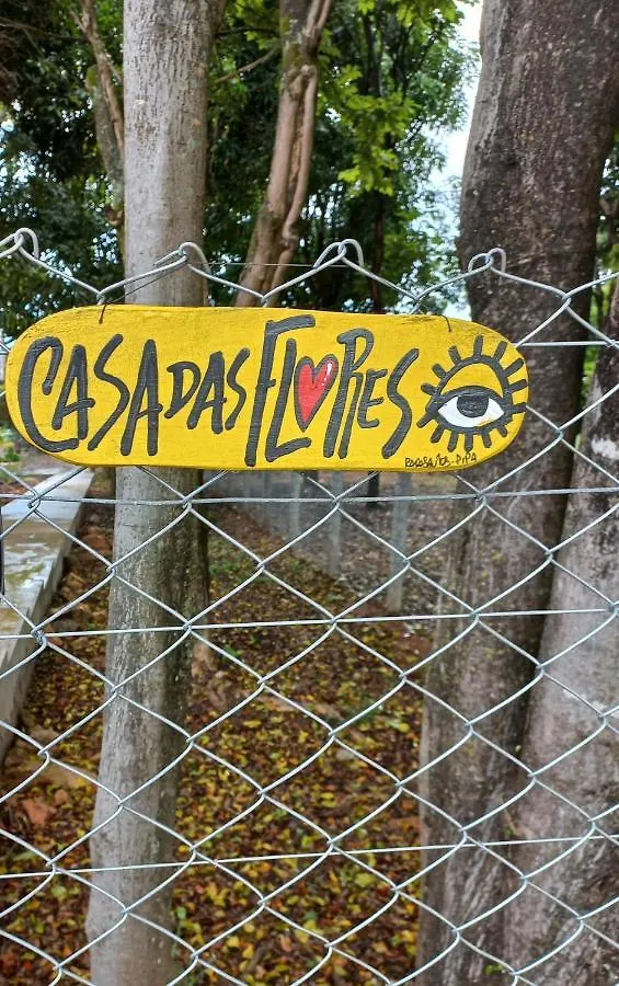Casa Das Flores Colorado - Aluguel De Quartos Com Camas De Casal - Banheiros Compartilhados Brasília