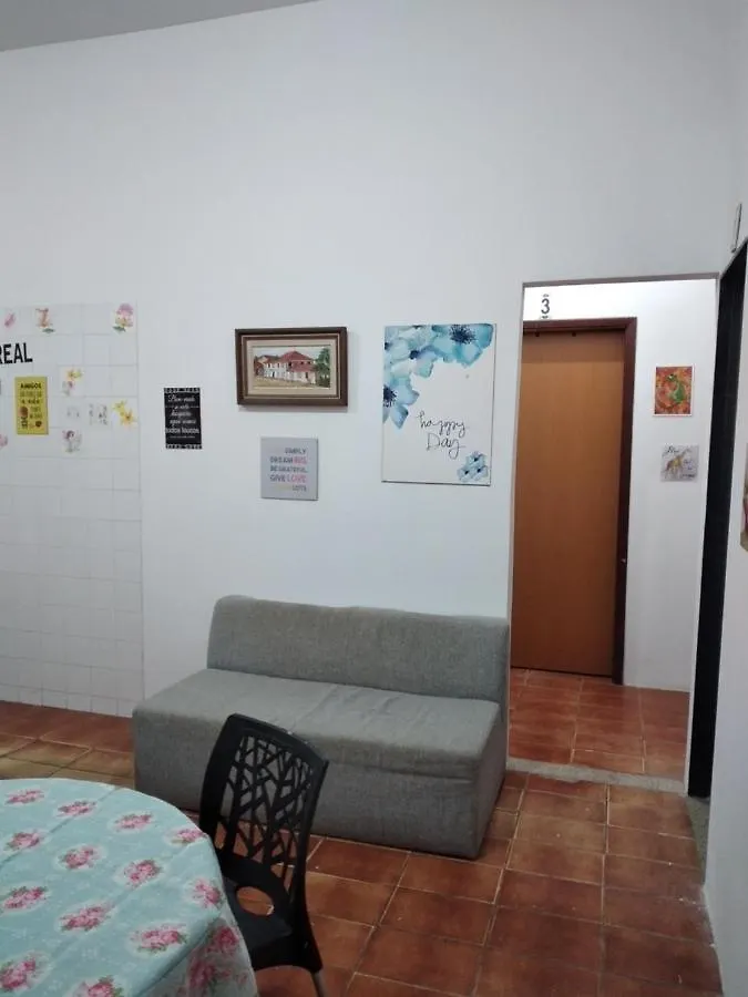 Guest house Casa Das Flores Colorado - Aluguel De Quartos Com Camas De Casal - Banheiros Compartilhados Brasilia