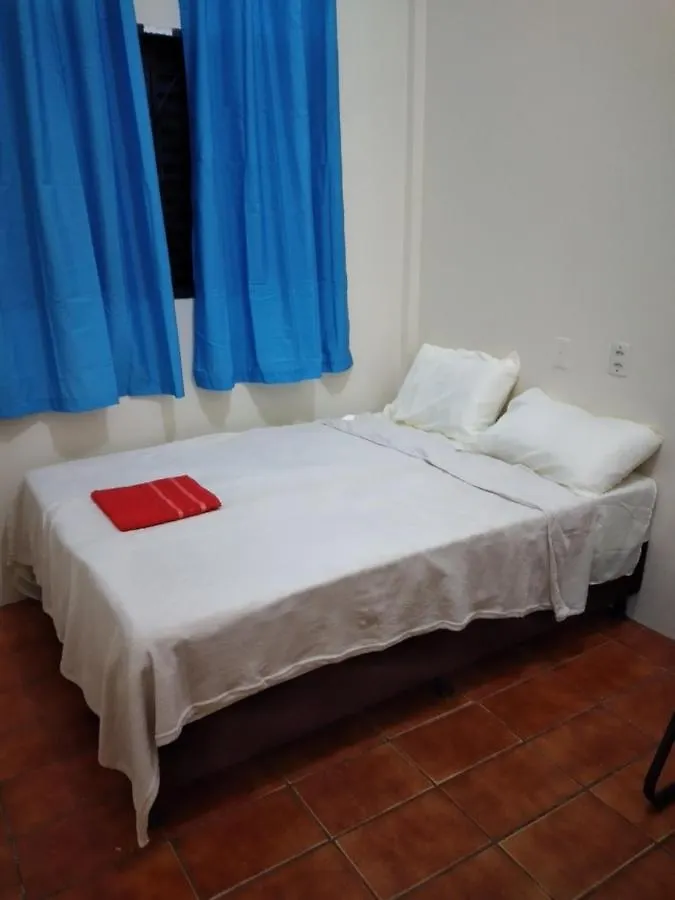 Casa Das Flores Colorado - Aluguel De Quartos Com Camas De Casal - Banheiros Compartilhados Brasilia 0*,  Brazil
